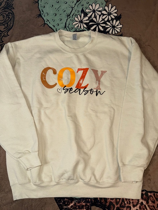 Gildan Sweaters - NWOT Gildan Cream Crewneck Sweatshirt with COZY Season Graphic